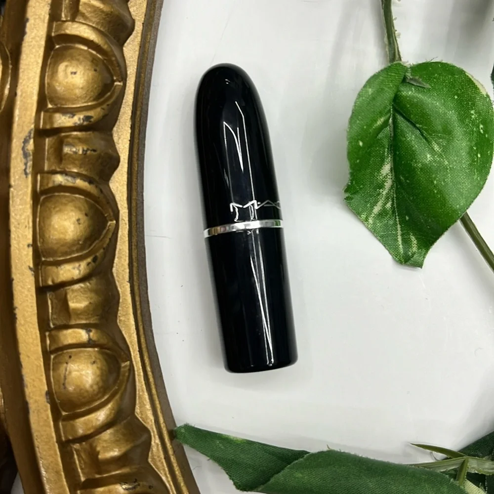 NEW Mac Lipstick Shade Thanks it’s MAC